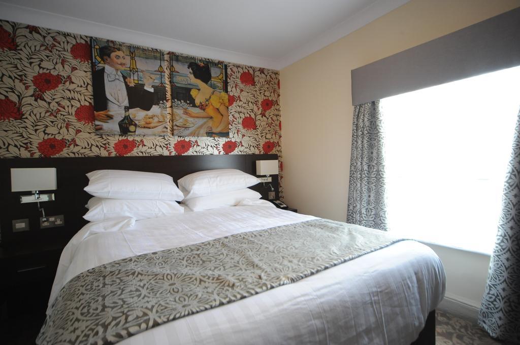 The Bull Hotel 스토니스트랫포드 객실 사진